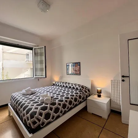 Apartment Joivy Charming Flat With Balcony